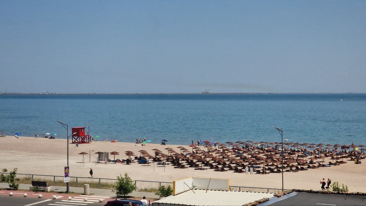 Vraja Mării by the Sea