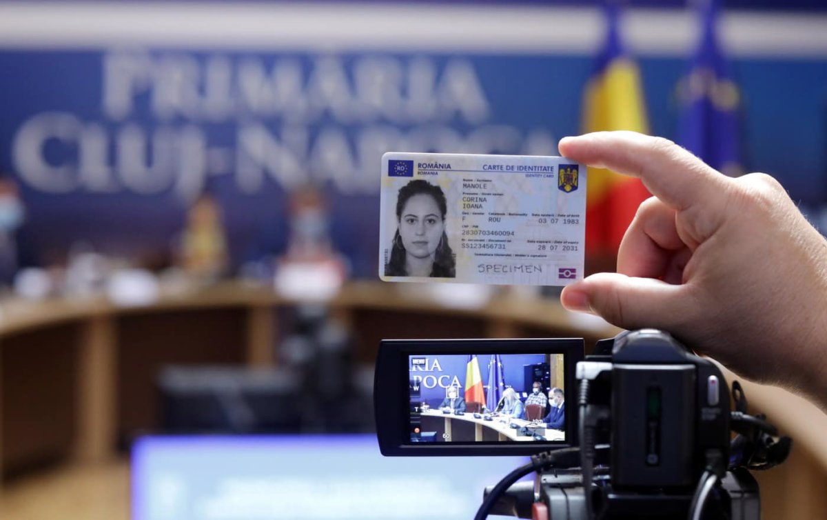 Ministerul de Interne susține că este vina Ministerului de Externe că românii din diaspora trebuie să vină în țară pentru cărțile electronice de identitate