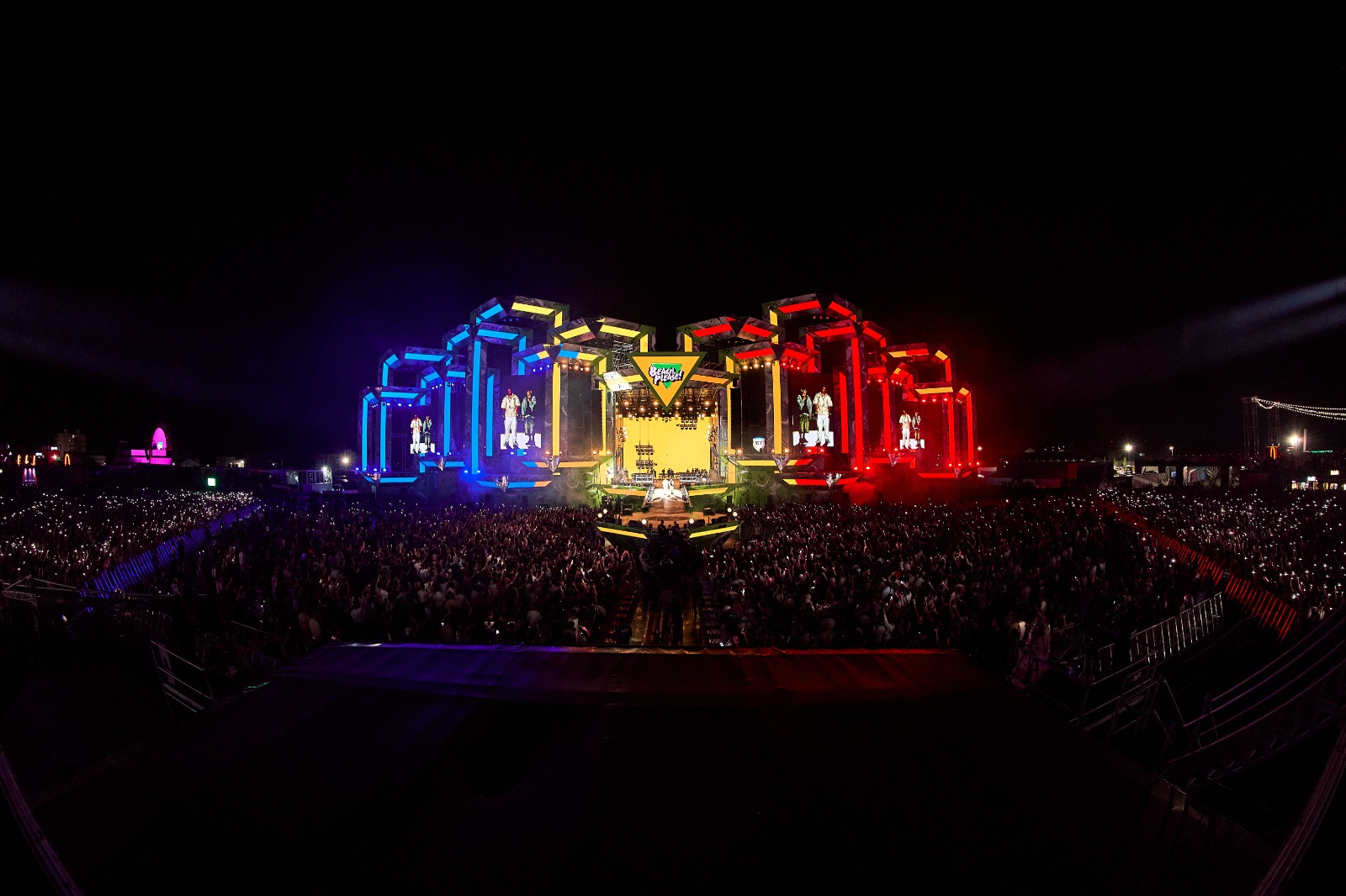 Beach, Please! în Ziua 3: 155.000 de participanți într-o singură zi. Future și Quavo, pentru prima dată LIVE în România, iar NIBIRU își dezvăluie viitorul