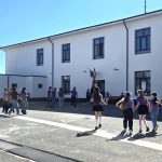 Primăria Fântânele continuă sprijinul pentru elevi. Toți copiii vor primi uniforme și rechizite la începutul noului an școlar