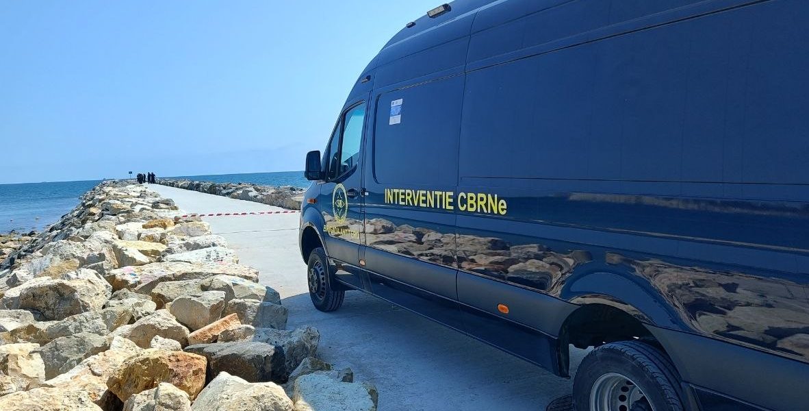 Posibile resturi de dronă în zona plajei Crowne Plaza din Mamaia Nord: Polițiștii au ajuns fața locului