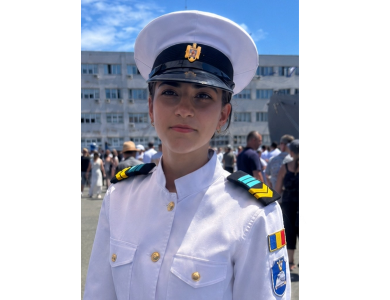 Tinerii excepționali ai Constanței: Între uniforma militară și lumea fanteziei- povestea elevei caporal Alexa-Ioana Toader care scrie romane și visează să devină psiholog militar