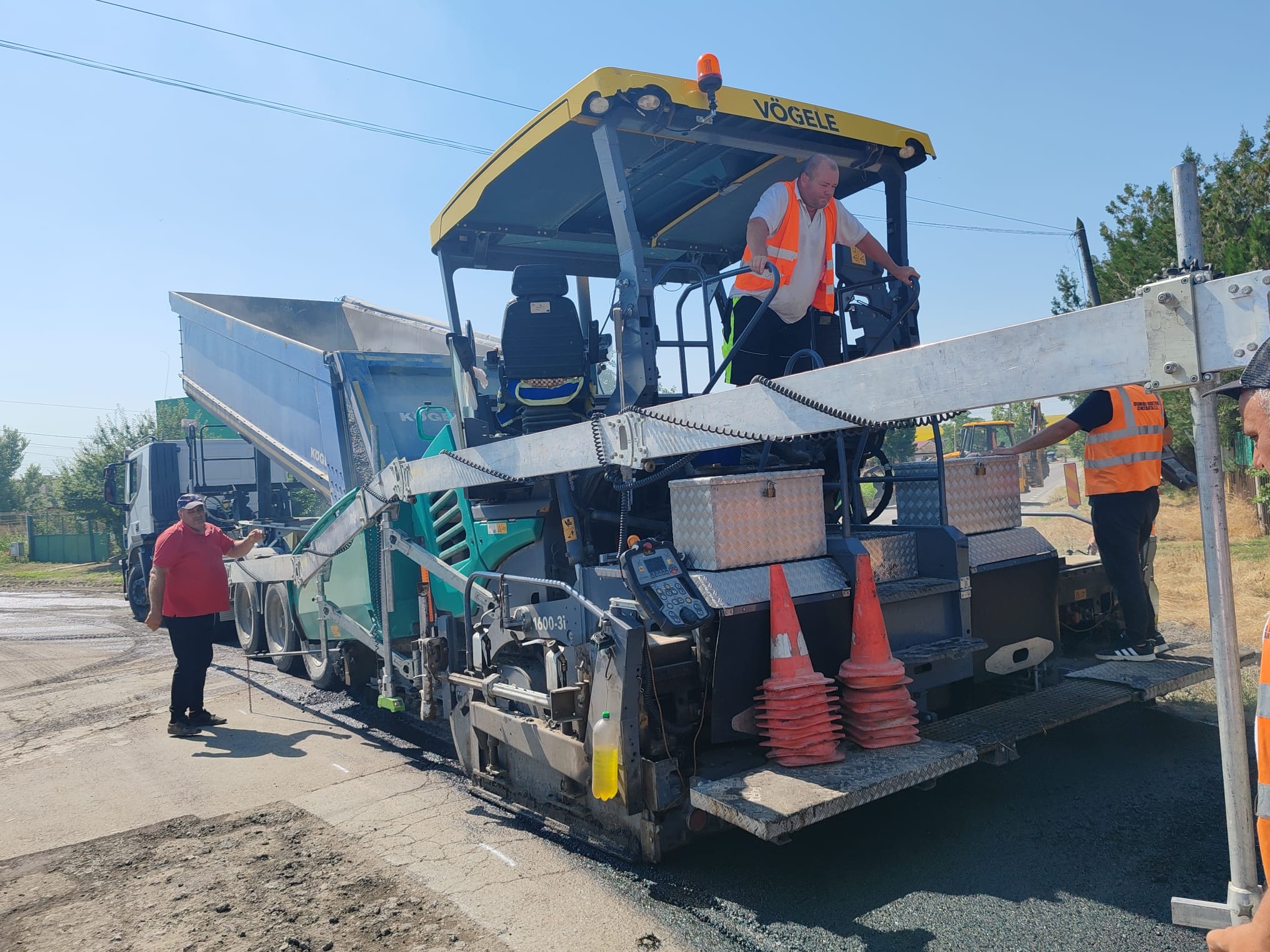 VIDEO Drumuri Județene Constanța anunță că a început asfaltarea în localitatea Poiana: Când vor fi finalizate lucrările