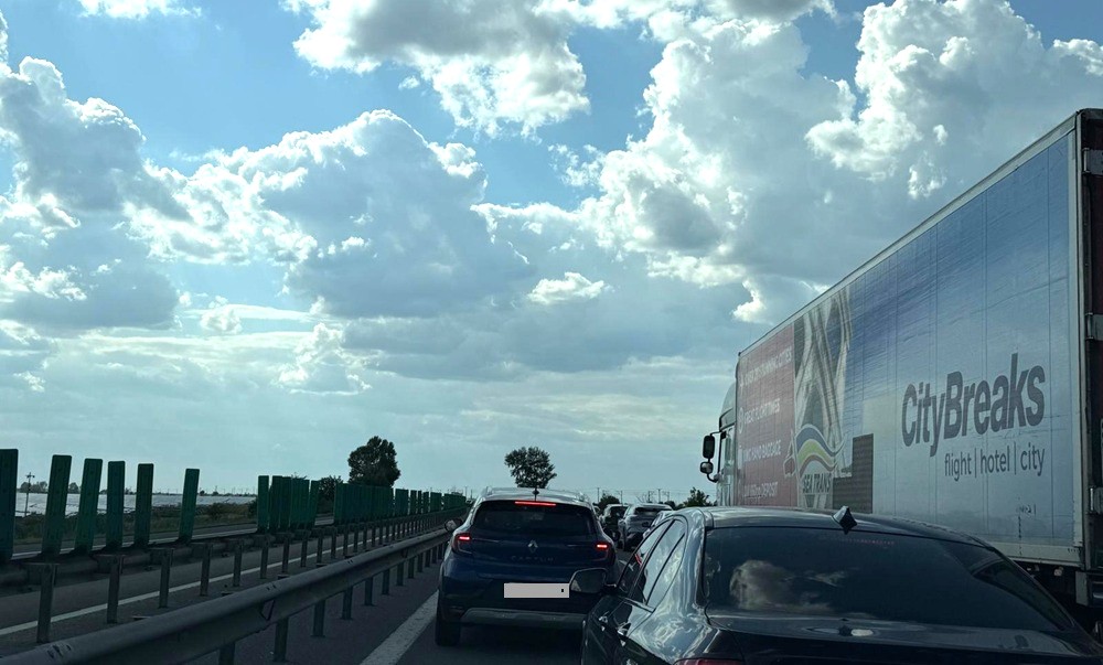 Marea întoarcere spre casă: Trafic aglomerat pe autostrada A2