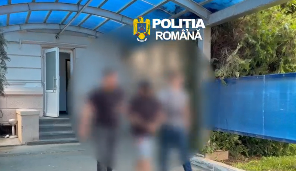 Tânăr arestat preventiv după ce a furat haine dintr-un centru comercial și a agresat o angajată din Constanța