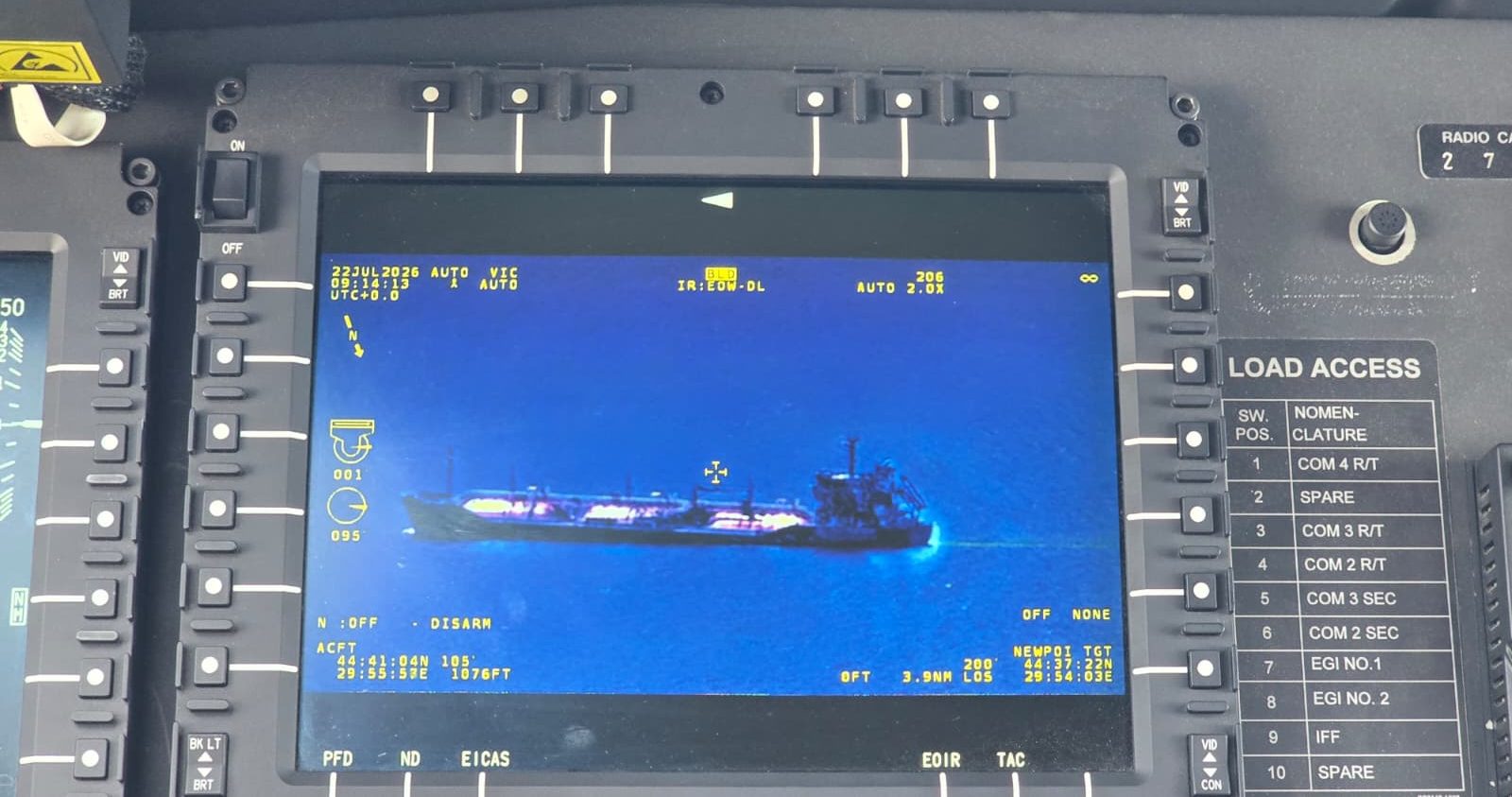 FOTO VIDEO Incendiul de pe nava din largul Mării Negre nu mai are flacără deschisă. Temperaturile ridicate împiedică accesul echipelor de intervenție
