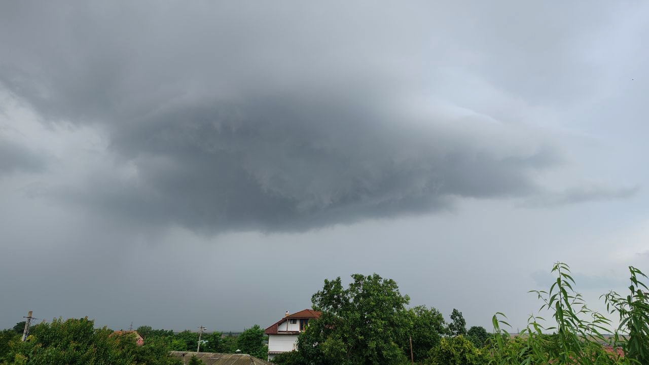 VIDEO RO ALERT și Cod Portocaliu de averse TORENȚIALE la Murfatlar, Cumpăna, Valu lui Traian, Topraisar, 23 August, Limanu, Albești, Amzacea, Pecineaga, Mereni, Comana și Bărăganu