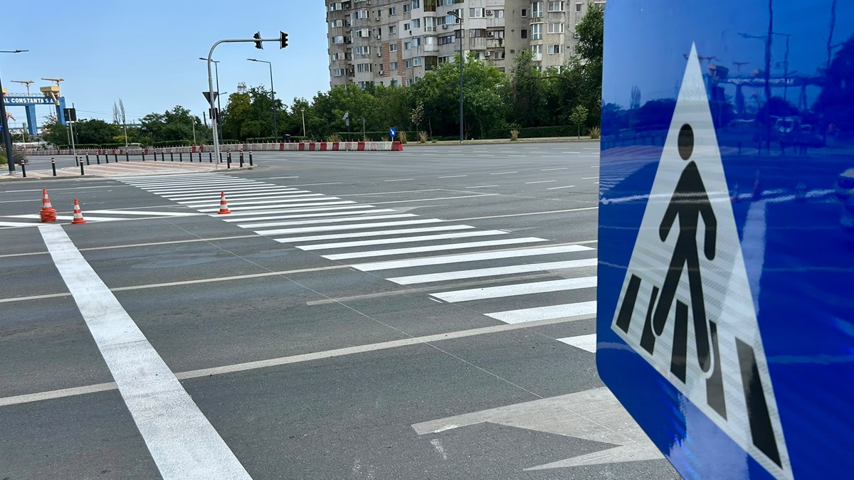 FOTO SC Confort Urban SRL a amenajat o nouă trecere de pietoni în Constanța, într-o zonă aglomerată! Iată unde
