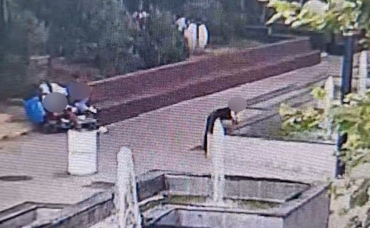 500 de lei l-a costat pe un bărbat scăldatul în fântânile arteziene de pe strada Ștefan cel Mare