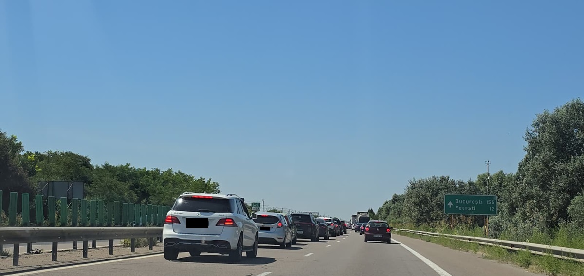 FOTO AGLOMERAȚIE pe A2 Autostrada Soarelui, după accidentele de dimineață, de pe ambele sensuri
