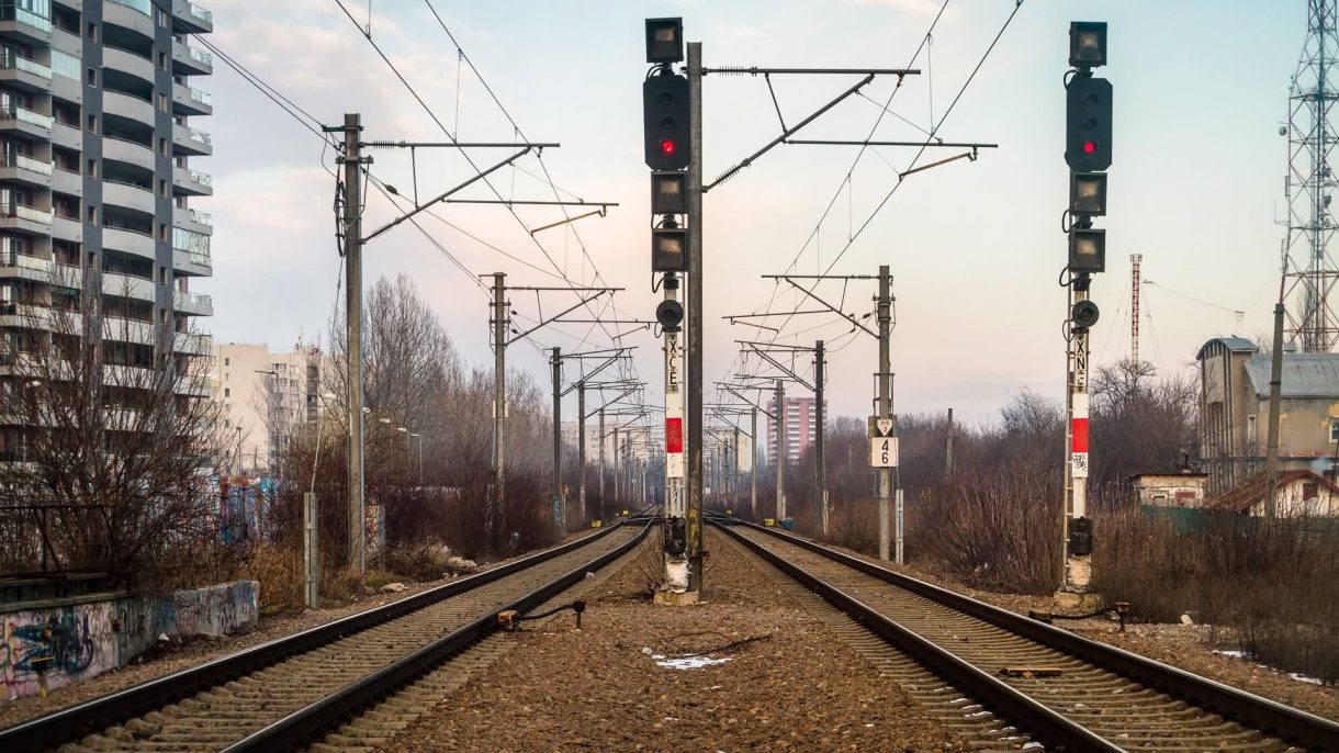 CFR SA riscă să ajungă în imposibilitatea plății salariilor, iar blocarea activității feroviare poate deveni o realitate