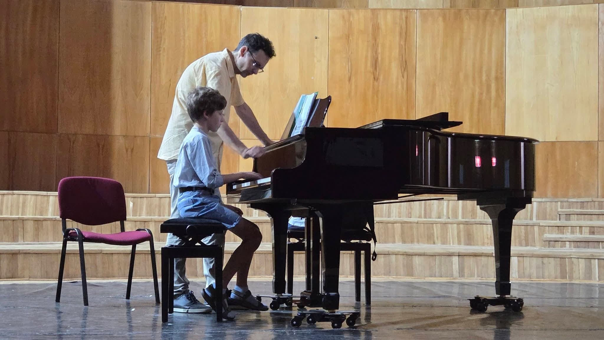 FOTO Masterclass de măiestrie muzicală și pianistică la Colegiul Național de Arte Regina Maria Constanța