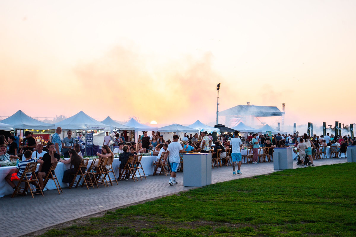 NIBIRU găzduiește primul Guinness World Records™️: LaProvincia, un brand Carmistin The Food Company, stabilește recordul mondial pentru cea mai mare porție de aripioare de pui servită la un eveniment