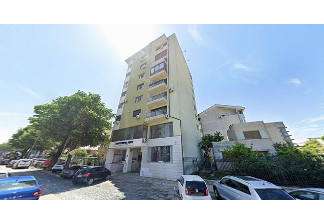 Constanța: o parte dintr-un imobil situat într-un bloc de pe bulevardul Mamaia se vinde la licitație. Care este prețul apartamentului