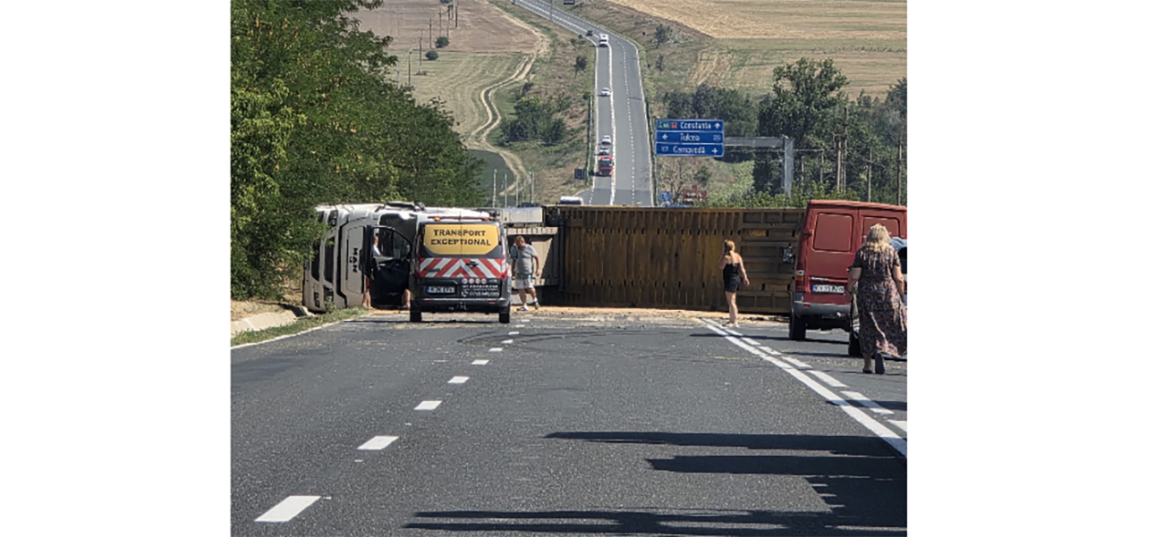 Tir RĂSTURNAT la Hanul Morilor: Pompierii intervin în aceste momente