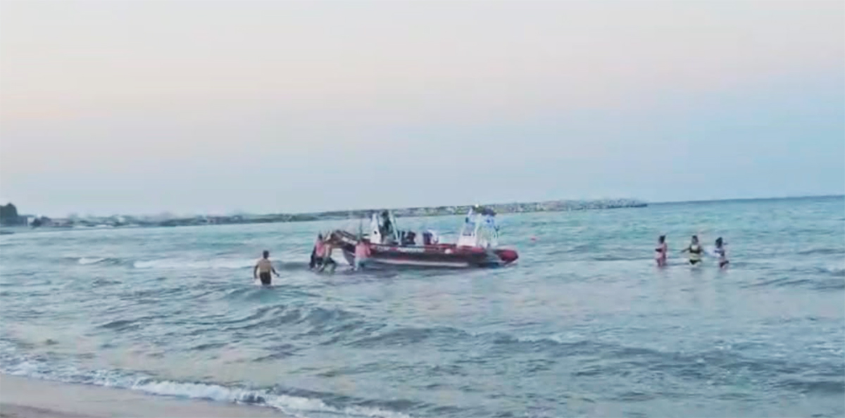 ALERTĂ la Mangalia: Bărbat salvat din apele Mării Negre, cu ajutorul navei multirol Fi-Fi