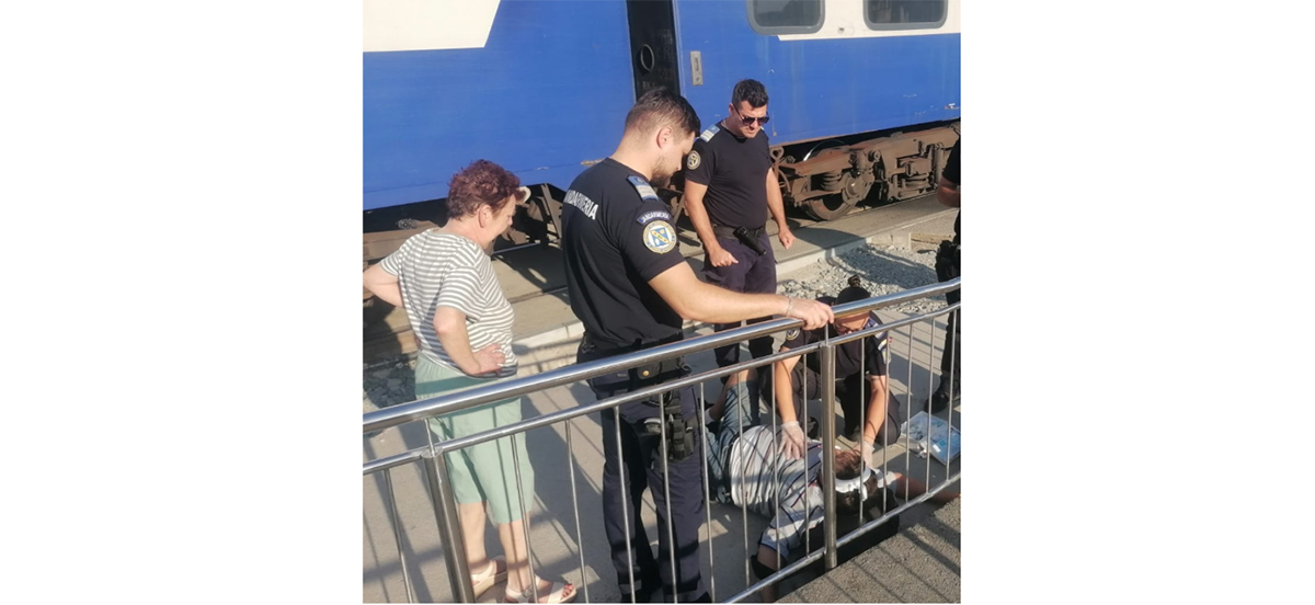 Bărbat CĂZUT pe peron, în Halta Costinești: Jandarmii i-au acordat primul ajutor