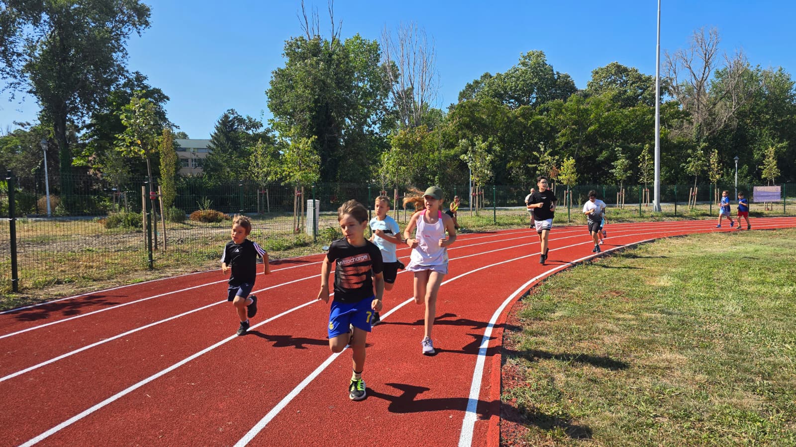 Inaugurarea pistei de atletism de la Palatul Copiilor