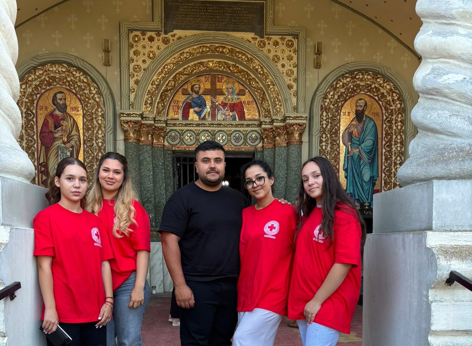 Crucea Roșie Română – Subfiliala Hârșova, sprijin pentru familiile aflate în nevoie: pachete cu alimente și legume au fost distribuite astăzi de voluntari