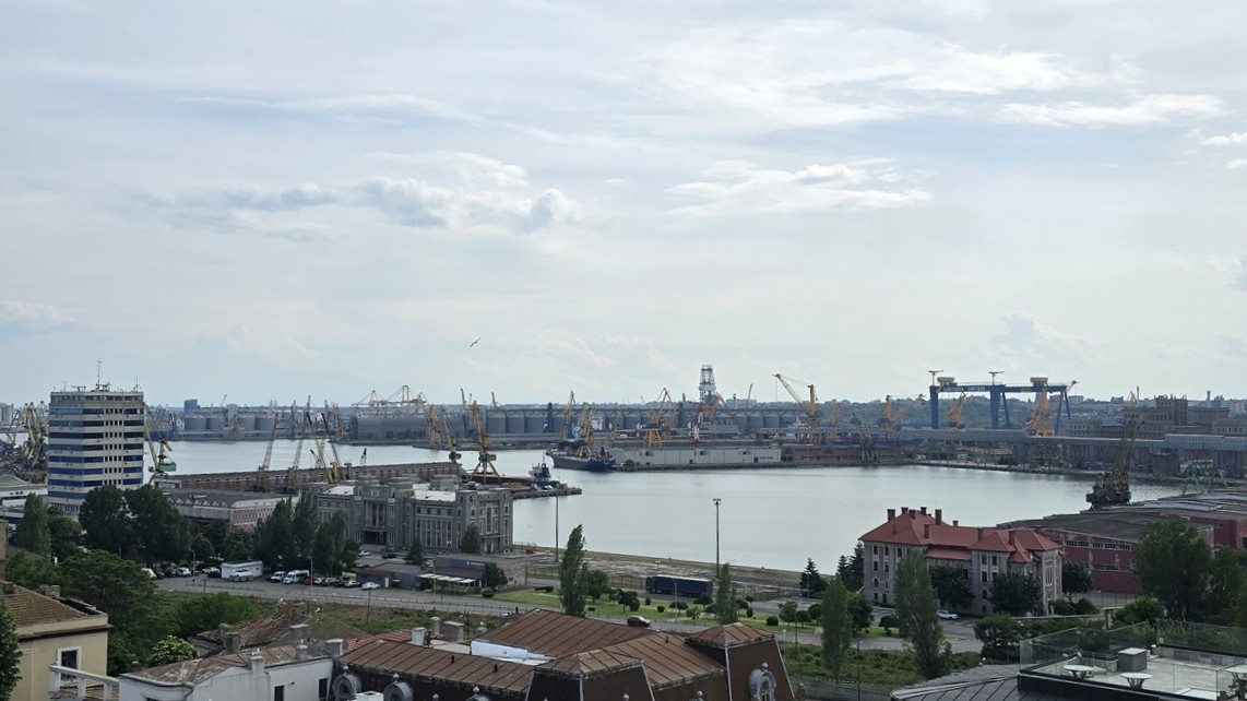 Două contracte de peste 7 milioane de lei, atribuite de CN APM Constanța către SC Autoprima Serv SRL pentru lucrări în Portul Midia