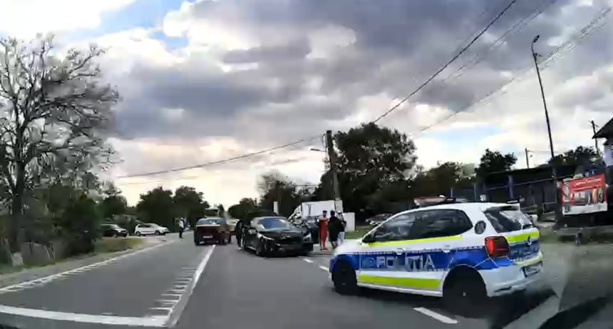 UPDATE Accident între două autoturisme, între Ciocârlia de Sus și Mereni. Un bărbat a ajuns la spital