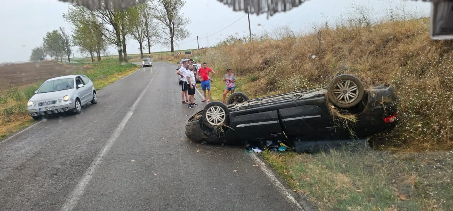 Iată cum a avut loc accidentul de pe DJ 222, între Tulcea și Agighiol. Un autoturism s-a răsturnat