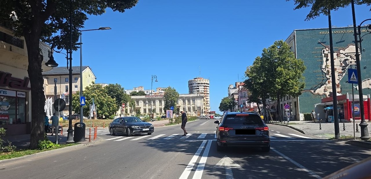 FOTO Au început lucrările: Bulevardul Ferdinand din Constanța REVINE la circulația pe 4 benzi!