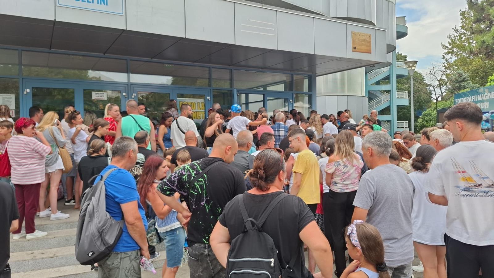 Record de spectatori la Delfinariu
