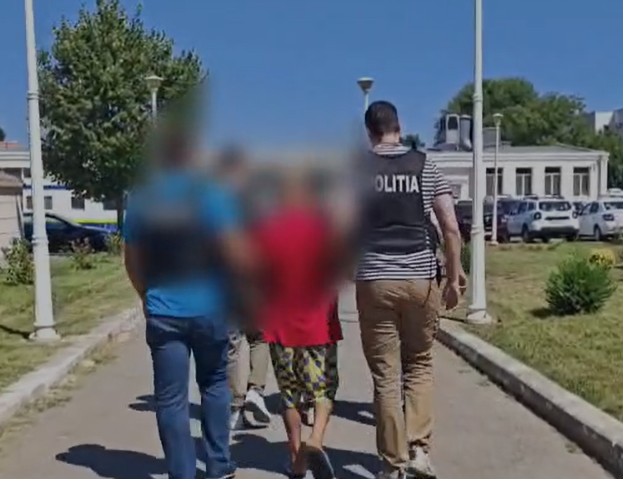 Constanța: Doi hoți au tăiat sistemul antifurt și au furat o bicicletă. Ei au fost reținuți de polițiști