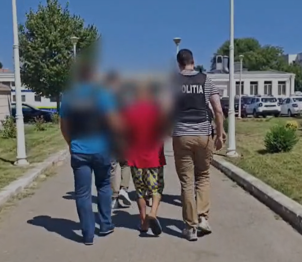 Constanța: Doi hoți au tăiat sistemul antifurt și au furat o bicicletă. Ei au fost reținuți de polițiști