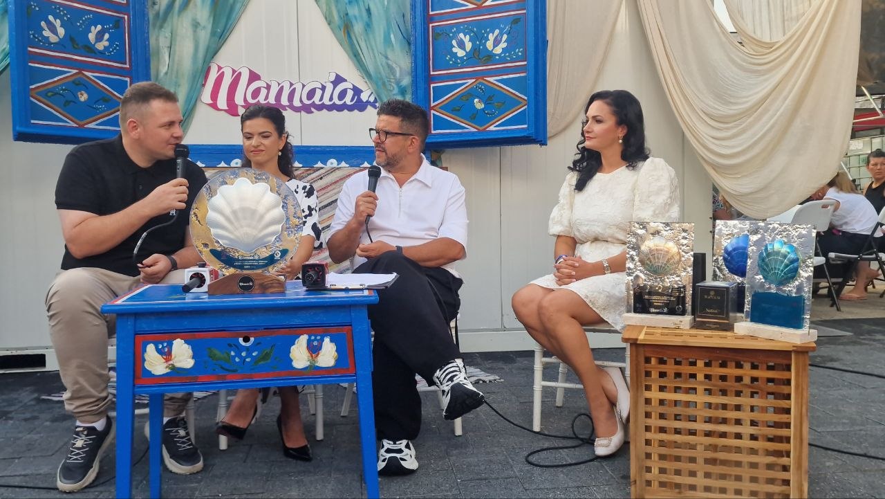 VIDEO Viorica Macovei, Beatrice Băndoiu, Nicu Mâță și Ionuț Dulgheriu, amintiri despre Mamaia: Începe a doua seară a Festivalului Național al Cântecului și Dansului Popular Românesc Mamaia 2026