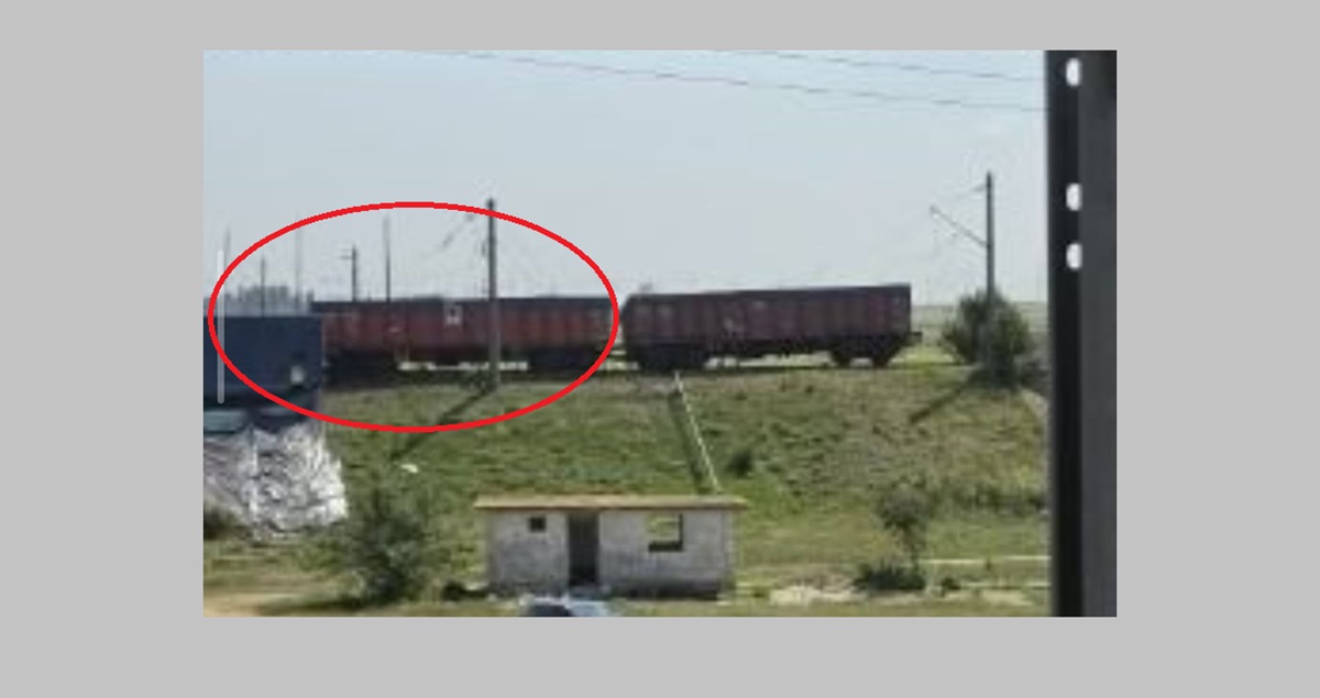 FOTO Vagoane de marfă DERAIATE aproape de Autostrada A4!