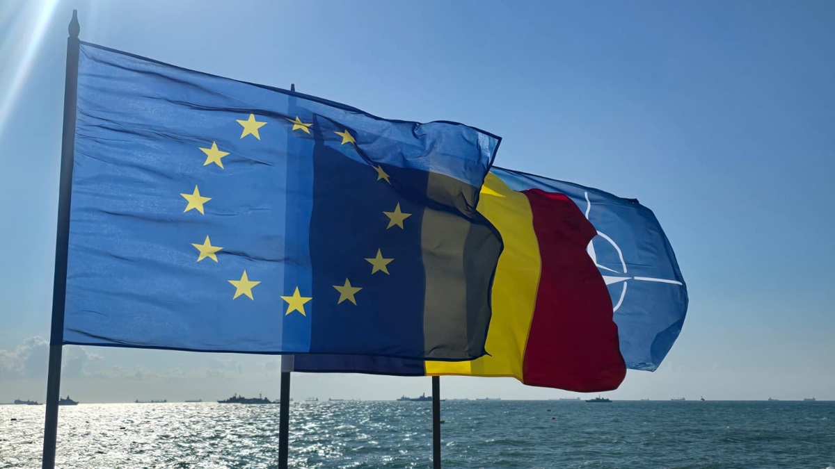 LIVE FOTO VIDEO Mii de oameni au venit la Ziua Marinei 2026, pe Faleza Cazinoului din Constanța! Ce personalități sunt prezente la eveniment