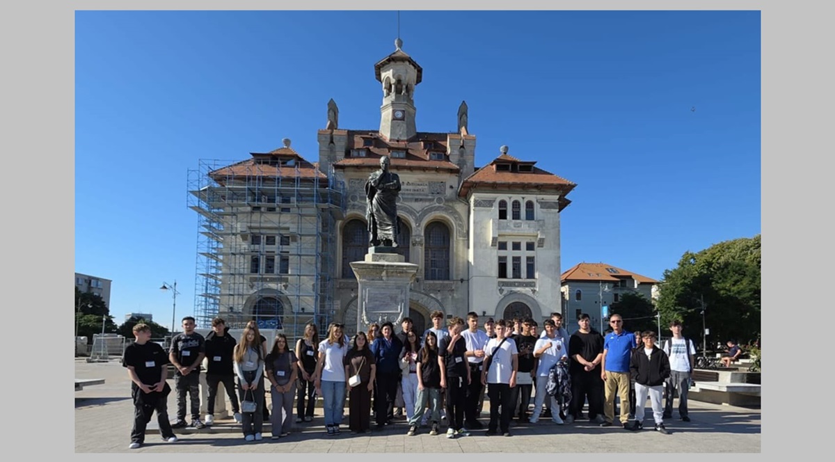 FOTO Muzeul de Istorie Constanța, tur ghidat prin Peninsulă pentru elevii de la Liceul Tehnologic Tomis, în cadrul proiectului intitulat Pașii noștri prin Istoria Constanței vechi