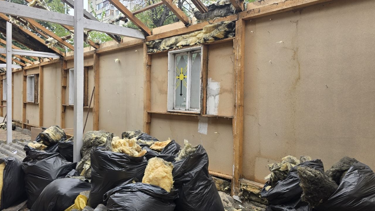 FOTO A început demolarea Bisericii Izvorul Tămăduirii de pe bulevardul Tomis!