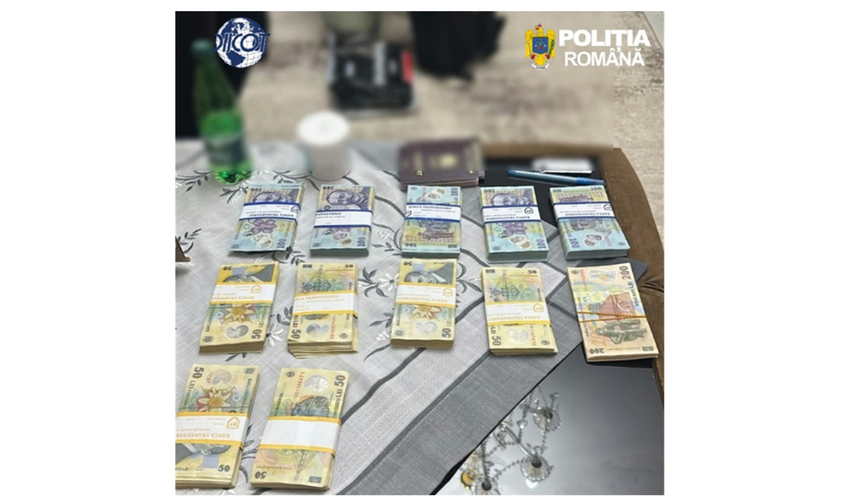 FOTO Peste două kilograme de stupefiante transportate IERI în Constanța, din București! Dealerii, prinși în flagrant de DIICOT