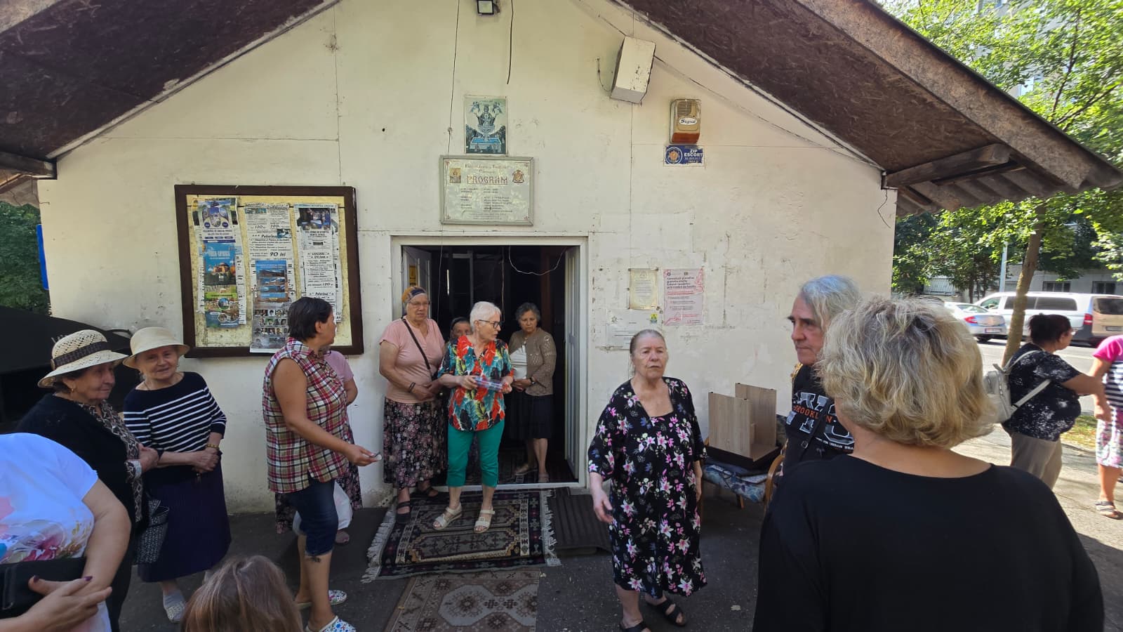 FOTO VIDEO MEGA SCANDAL la Biserica Izvorul Tămăduirii de pe bulevardul Tomis: Au început să fie scoase obiectele de cult. Ce spun credincioșii