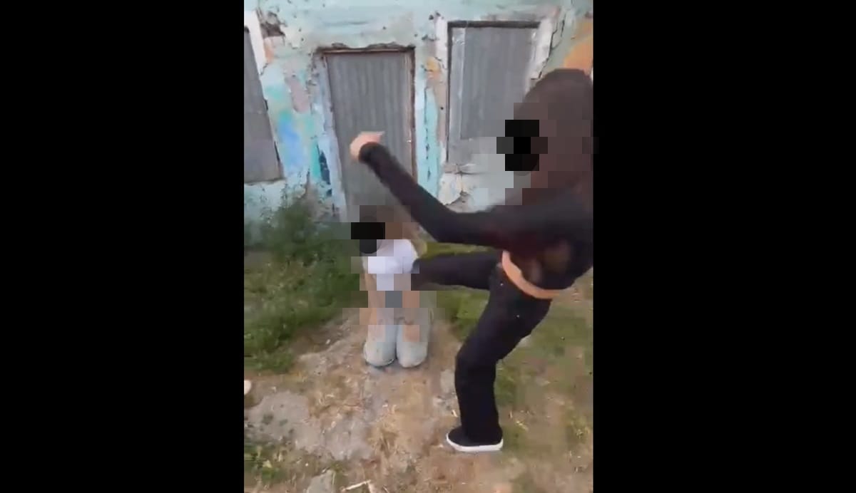 VIDEO Lăcheală, provocare pe TikTok. Tânăra din Mangalia care a bătut o adolescentă, de 15 ani, vrea în libertate! Când se va decide totul