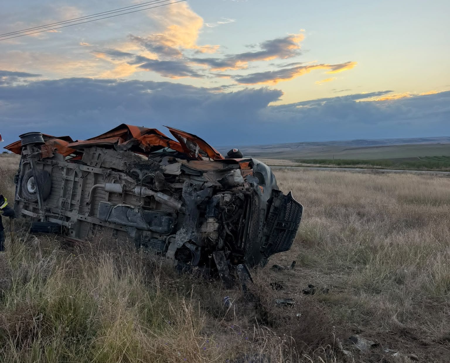 FOTO Cum a avut loc accidentul de pe DC82, în zona Săcele. Un microbuz cu 6 pasageri s-a răsturnat